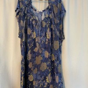 🌻Woman’s Blue Denim Top// Cap Sleeves